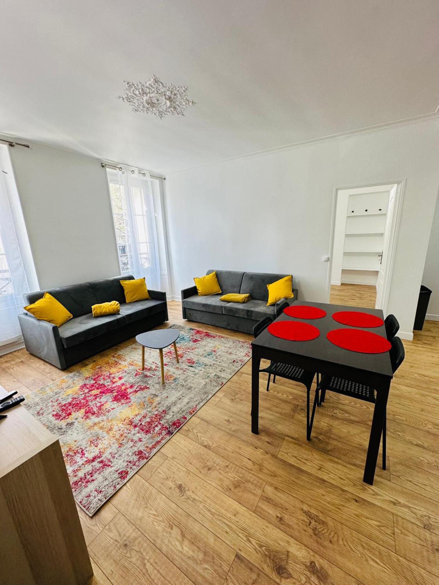 Apartment Refait A Neuf 2 Pieces - - Equipe - Parking *
