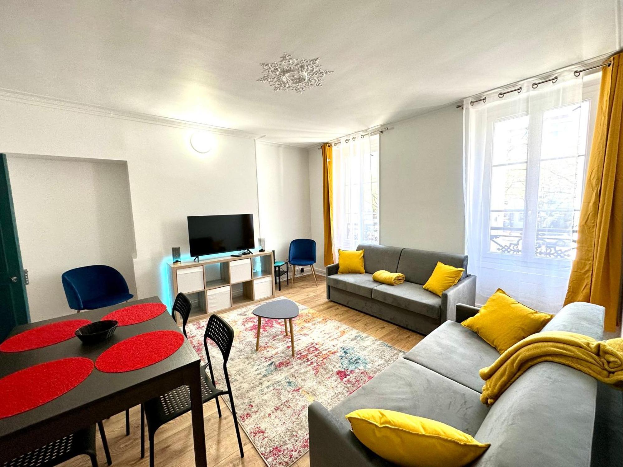 Refait A Neuf 2 Pieces - - Equipe - Parking Paris
