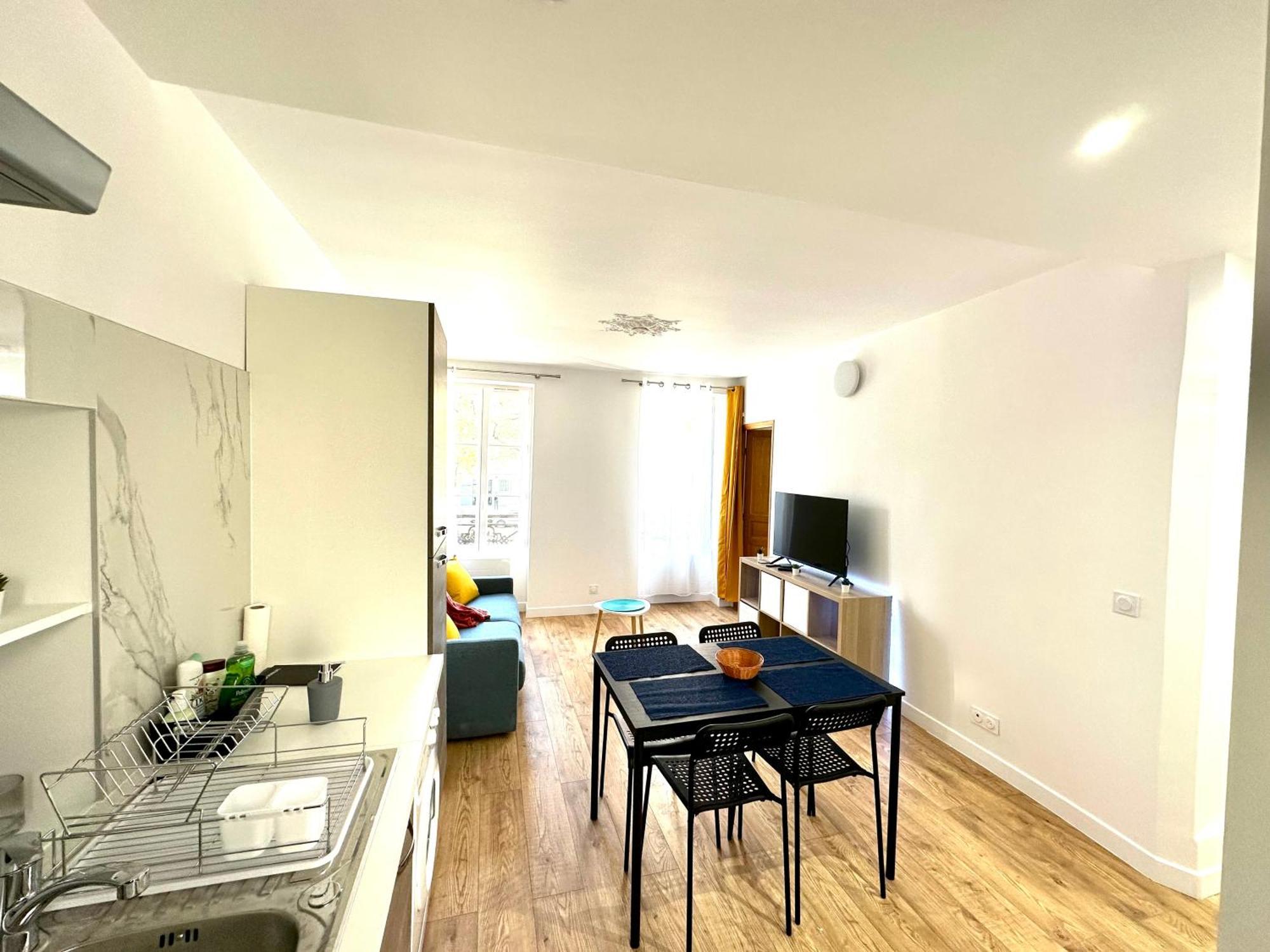 Apartment Refait A Neuf 2 Pieces - - Equipe - Parking Paris