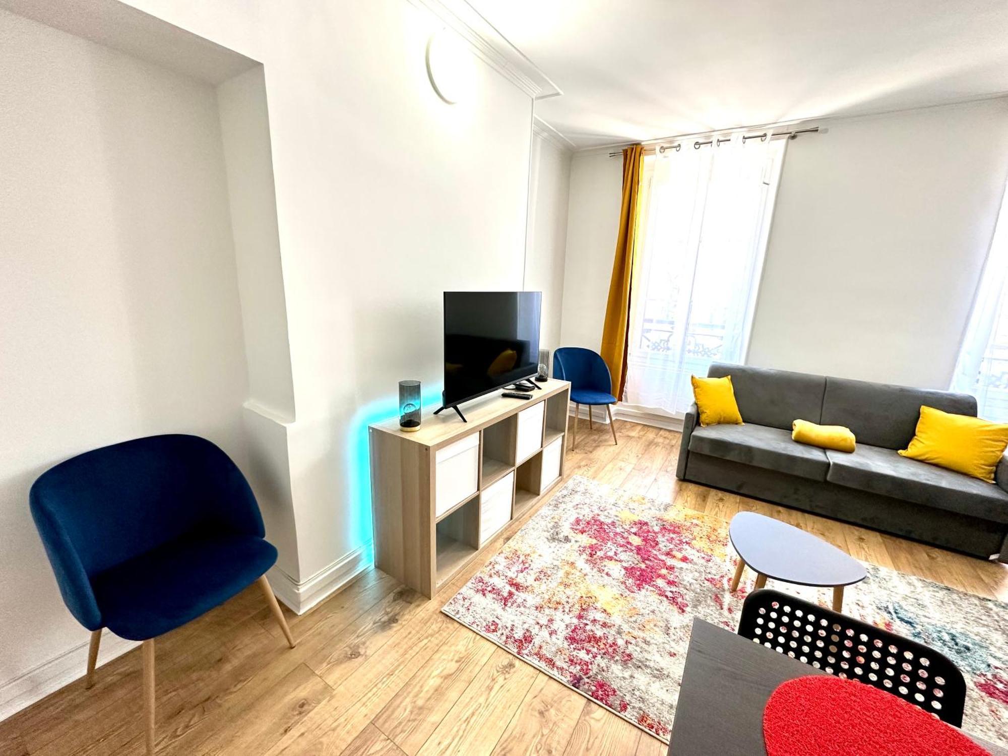 Refait A Neuf 2 Pieces - - Equipe - Parking Paris